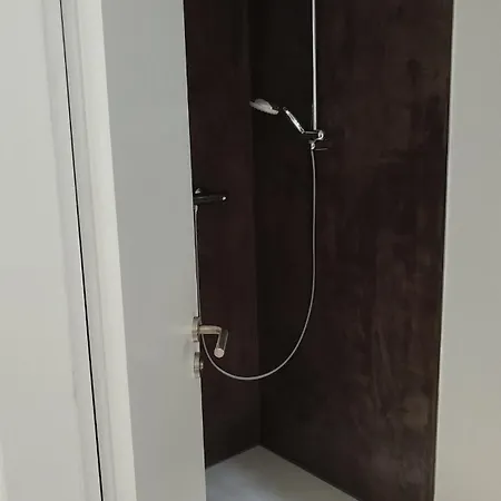 Apartment Mobil House Auf Tierschutz Landhof Inmitten Der Bei Luebeck *