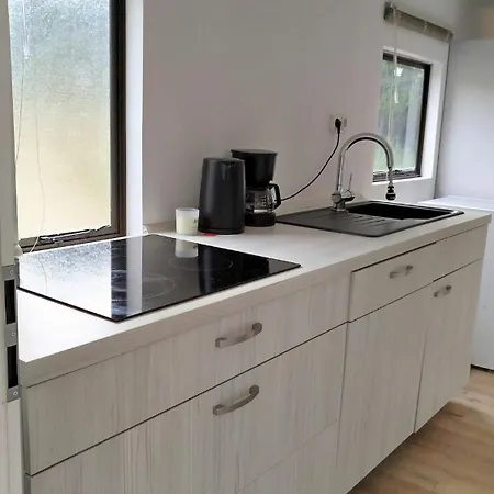 Apartment Mobil House Auf Tierschutz Landhof Inmitten Der Bei Luebeck *